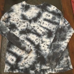 GreenTea Women’s Charcoal Cloud Raw Hem Tye-Dye Sweatshirt Size M NWOT